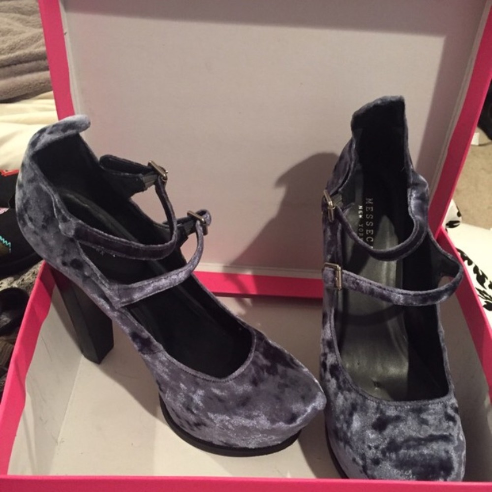 Messeca New York Velvet Platform Pumps